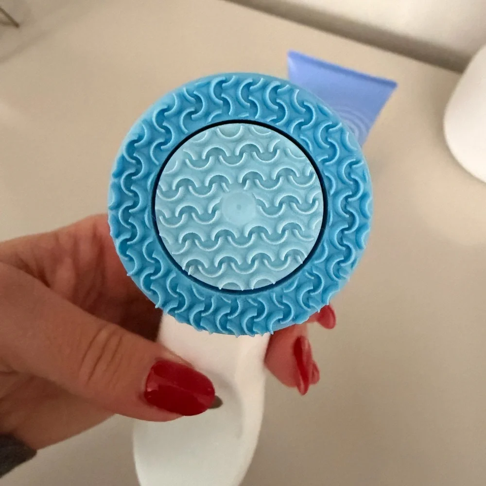 LumiSpa Blue and White Skincare Tool - Picture 3 of 3